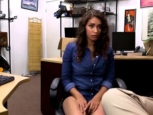 Cette belle Américaine Kitty a de bons instruments d'amour à mettre