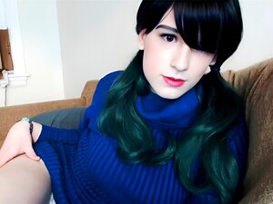 Un travesti incroyablement mignon jouit deux fois