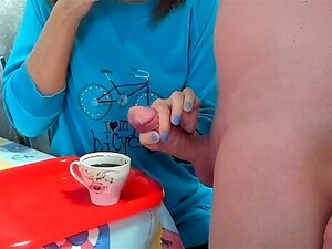 Plongez dans une rencontre intense avec une femme séduisante plus