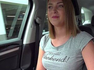 Une fille russe sexy a été surprise pour du sexe torride