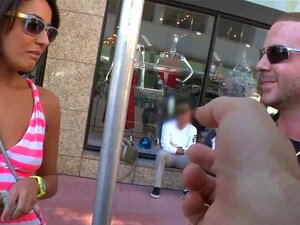 Plongez dans le plaisir ultime alors qu'une enchanteresse séductrice