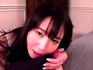 Femme orientale bien foutue se fait pilonner profondément et reçoit