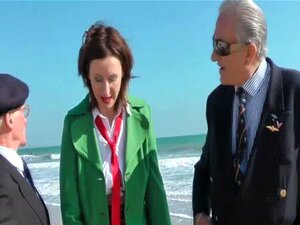 Une salope mature ramasse une gériatrie