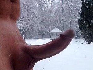 Une branlette dans la neige