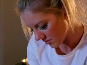 La masseuse Candice Dare s'éclate à donner un massage à Georgia