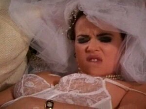 une scène de collants et bas du film Sexe virtuel ST69