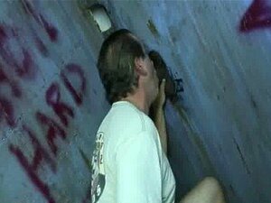 Porno hardcore gloryhole gay et branlettes gays dégueulasses 28